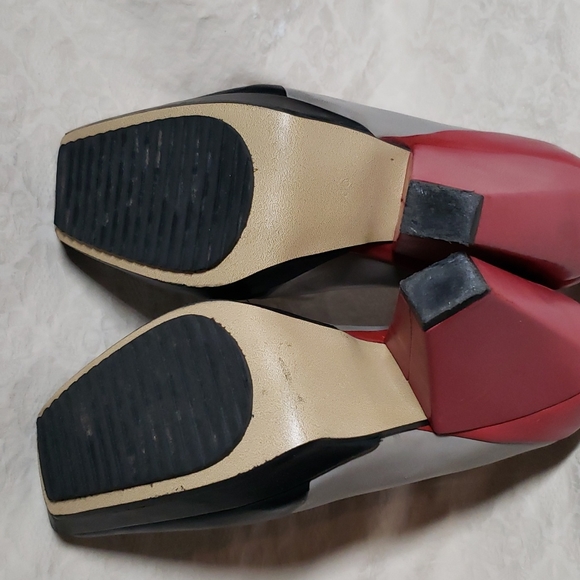 John Fluevog Portside Chunky Heel Color Block Pump - Picture 11 of 12